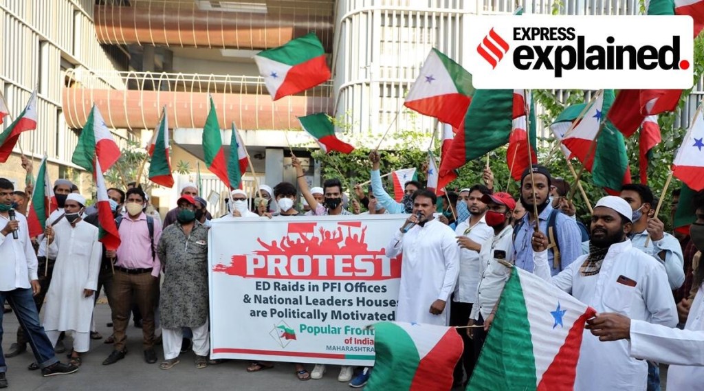 કેન્દ્ર સરકાર દ્વારા પોપુલર ફ્રન્ટ ઓફ ઇન્ડિયા (પીએફઆઈ) તેના સહયોગીઓ અને તમામ મોરચાને ગેરકાયદેસર જાહેર કરી દીધા છે  (Express Photo By Pavan Khengre)