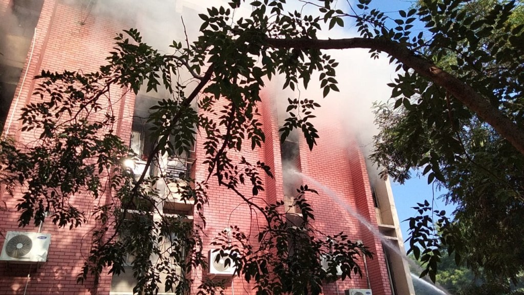 ગાંધીનગર જૂના સચિવાલયમાં આગ