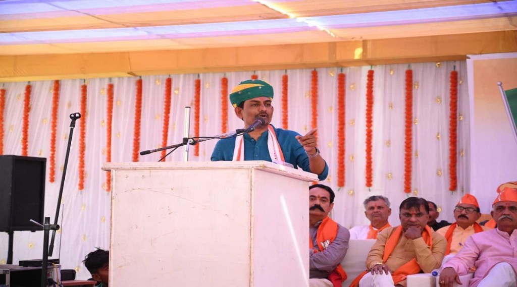 અલ્પેશ ઠાકોરે ઘણા સમયથી રાધનપુર વિસ્તારમાં પ્રચાર શરૂ કરી દીધો છે (તસવીર - અલ્પેશ ઠાકોર ટ્વિટર)