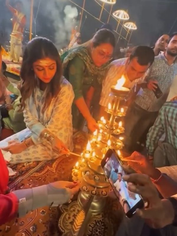 shilpa-shetty-kundra-ganga-arati