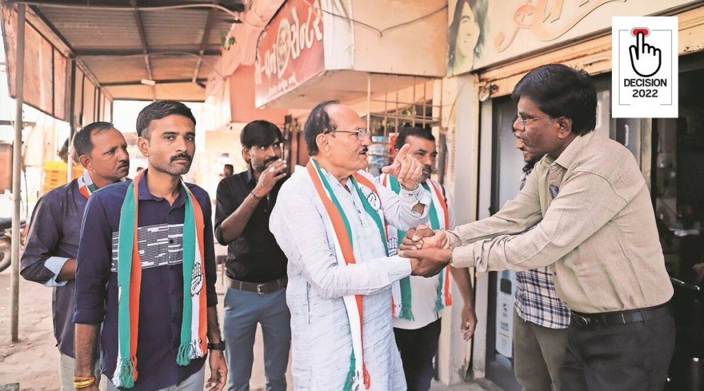 મોરબીમાં ચૂંટણી પ્રચાર માટે નીકળેલા કોંગ્રેસના ઉમેદવાર