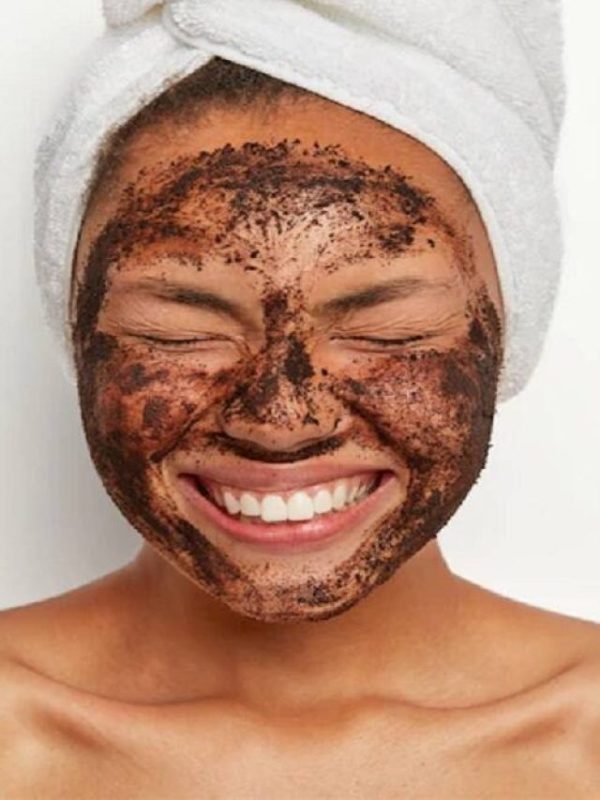 Scrub applying on face tips beauty tips 1