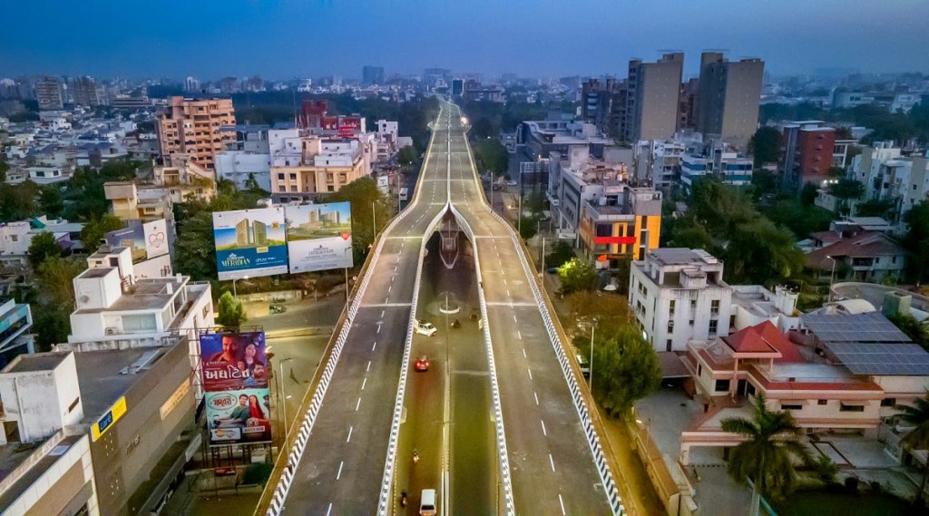 રાજ્યના સૌથી લાંબા શહેરી ઓવરબ્રિજનું મુખ્યમંત્રી ભૂપેન્દ્ર પટેલના હસ્તે વડોદરામાં લોકાર્પણ કરવામાં આવ્યું (તસવીર - સીએમઓ ગુજરાત, ટ્વિટર)