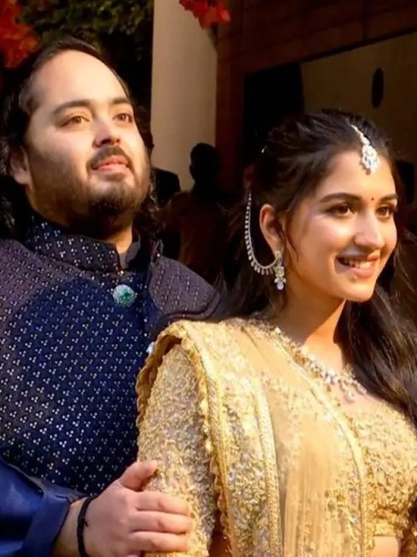 cropped-Anant-Ambani-Radhika-Merchant.jpg