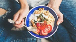 Looking at these pancakes might make you crave pancakes. But look at it enough times, and there is a chance that you will feel less hungry.