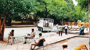 wrestlers protest at jantar Mantar, Vinesh Phogat, Sakshi Malik