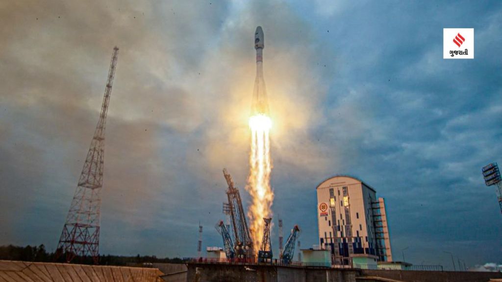 russia luna 25 | russia luna 25 landing moon | russia | luna 25 live loction | luna 25 landing live | russia spacecraft | luna 25 spacecraft | Chandrayaan 3 vs luna 25