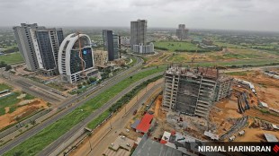 Gujarat lifts liquor ban in GIFT City