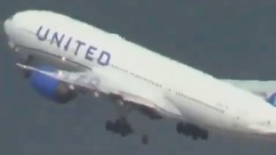 United Airlines flight, international