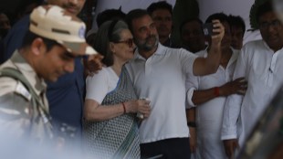 Rahul Gandhi With Sonia Gandhi | Rahul Gandhi | Sonia Gandhi