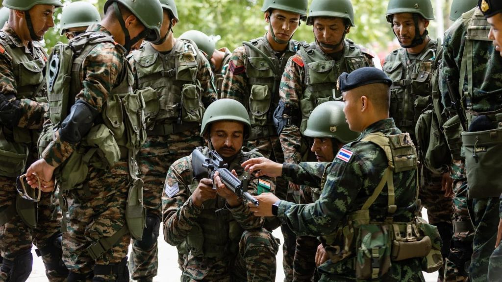 Jammu Kashmir, Gulmarg Terrorist attack on army vehicle,