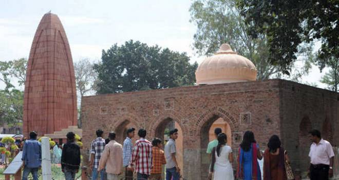 happy independence day 2024 | 15 august 2024 places to visit | jallianwala bagh famous visit places in Amritsar | Wagah Border | Maharaja Ranjit Singh Museum | famous visit places in Amritsar | golden temple