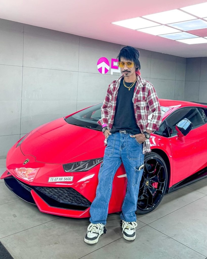 dolly chaiwala : ડોલી ચાયવાલા રોડ સાઇડથી જાણીતો બનેલો એક એવો ચહેરો છે જે આજે સોશિયલ મીડિયામાં ખૂબ જાણીતો છે. 