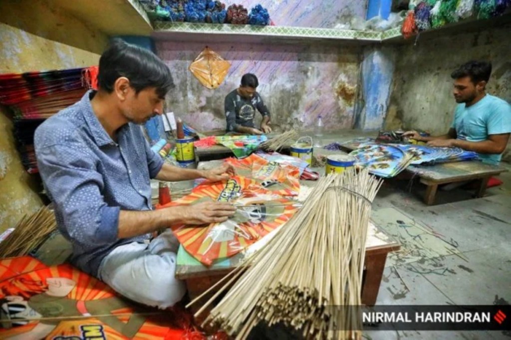 kite string gift, kite making work,