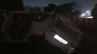 accident between car and truck in Bharuch, three people died,