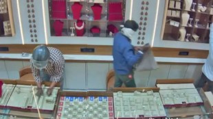 robbery incident in Ahmedabad, robbery incident in South Bopal,