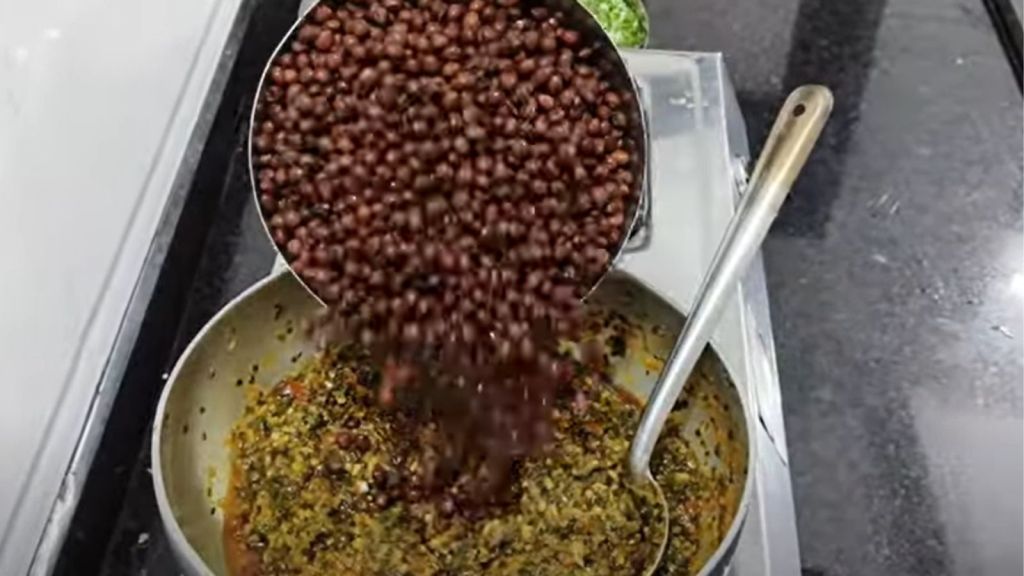 Tuver na Totha Recipe in gujarati