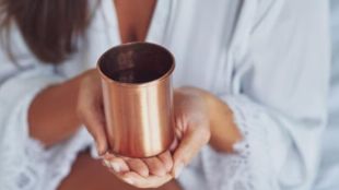 drinking water from copper vessel