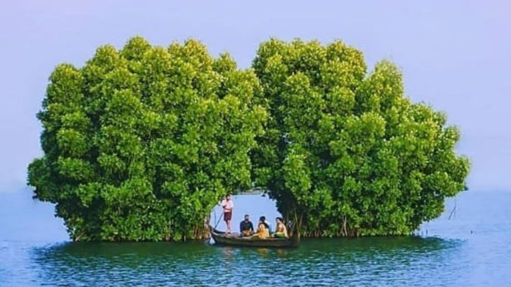 kerala Tour | Munroe Island | famous tourist places in kerala | famous tourist places at manora island | What Famous manora island | manora island Tour Plan | manora island Trip Plan