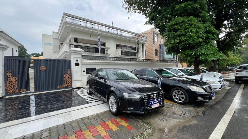 Fake Embassy Busted In Ghaziabad, નકલી એમ્બેસી, ગાજિયાબાદ