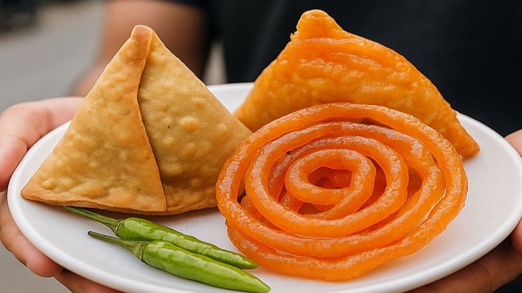 Samosa Jalebi Warning Sign | Samosa Jalebi Warning Sign Fact Check | Fact Check