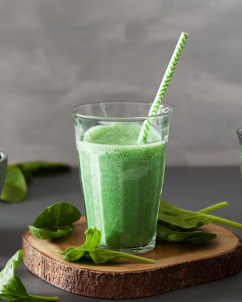 spinach juice Improves blood cells | ચોમાસામાં પાલકનો રસ પીવાના સ્વાસ્થ્ય લાભો,
