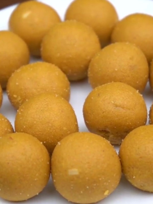 ચણાના લાડુ રેસીપી, Besan Ke Laddoo