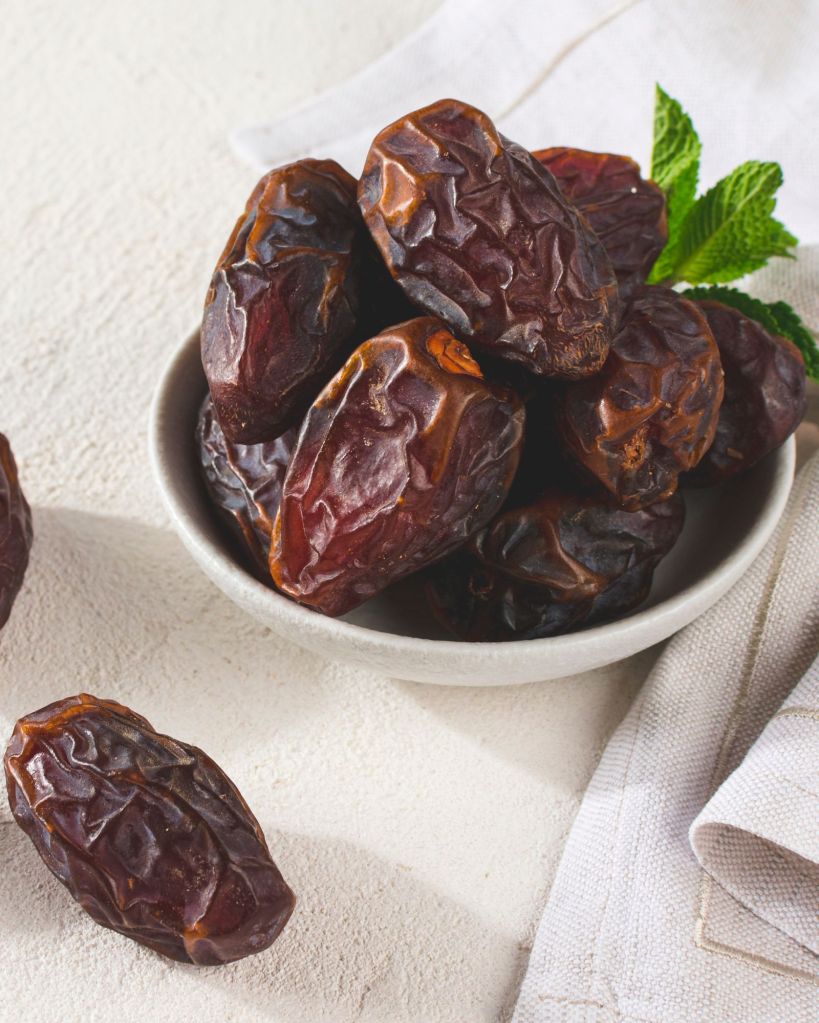 દૂધ સાથે પલાળેલી ખજૂર ખાવાના ફાયદા